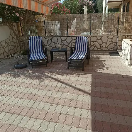 Piano Terra A Due Passi Dal Mare *